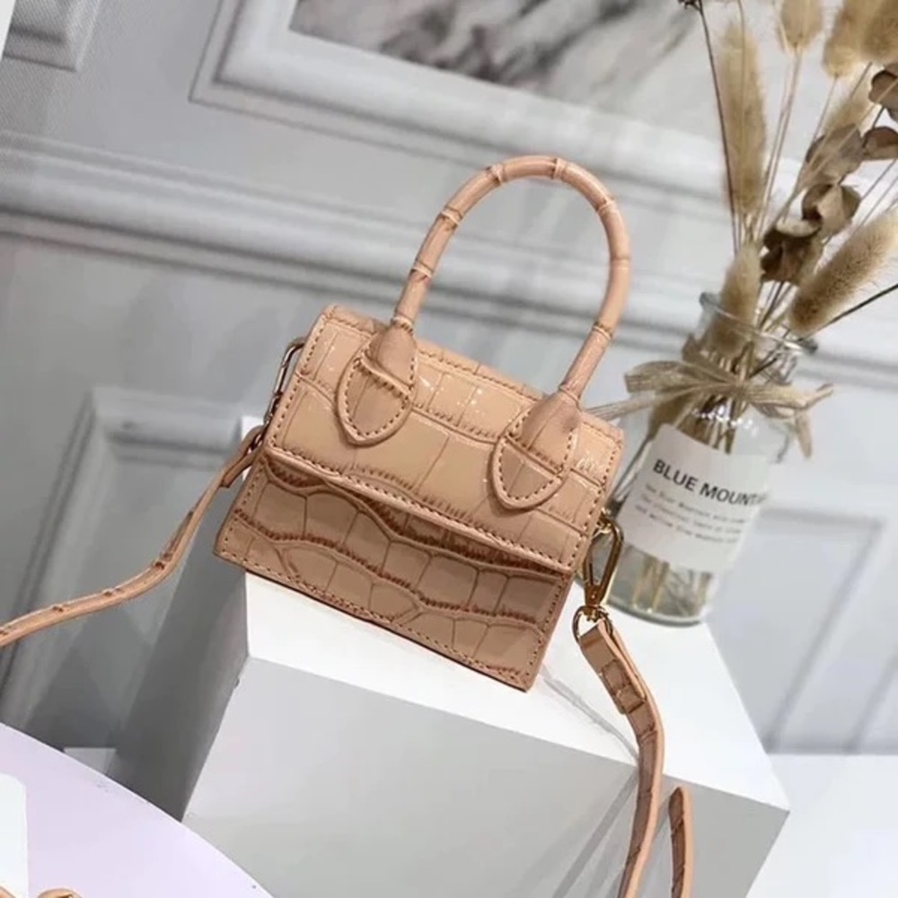 Mini Croc Handbag (Light Pink)